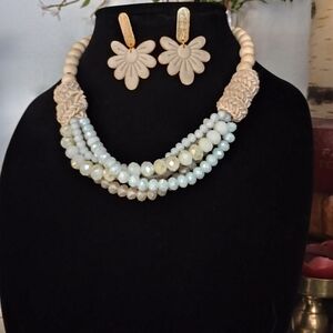 Vintage Cream and Gold Tone Beaded Necklace and Earring Set